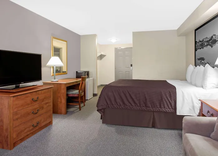 Queen Room